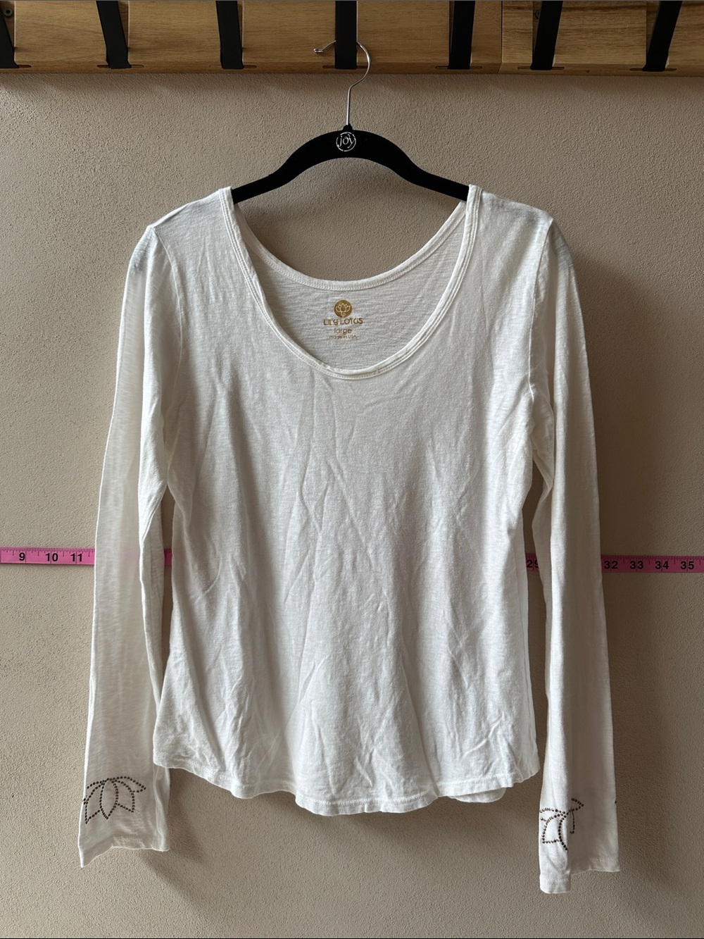 Lily Lotus Organic Cotton White Long-Sleeve Scoop Neck Yoga Top